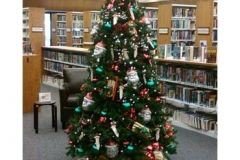 office-tree-decorating